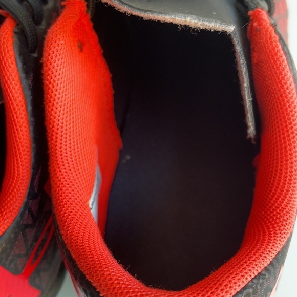 Under Armour Running Shoes Youth - Picture 10 of 13